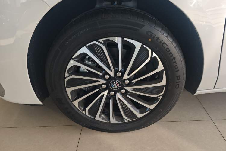 Used Buick GL8 New Energy 2025 Lushang First-Drive Edition 7-Seater
