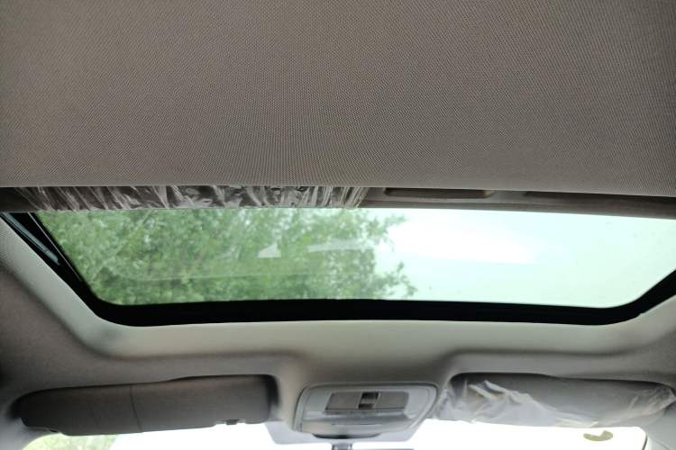 Used Roewe i5 2021 1.5L CVT Platinum Edition
