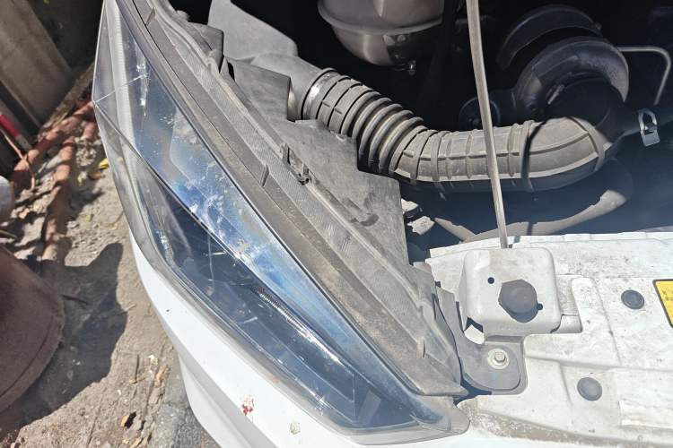 Used JMC Transit 2019 2.8T Commercial Version Long Wheelbase Mid-Roof 6-Seater Rear Single Tire China VI Emission Standard – JX493
