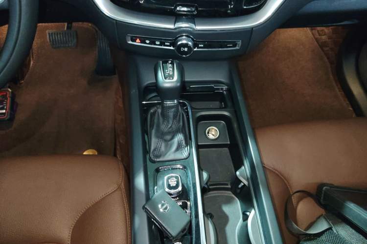 Used Volvo XC60 2019 T5 4x4 Zhiyuan Edition China VI Standard