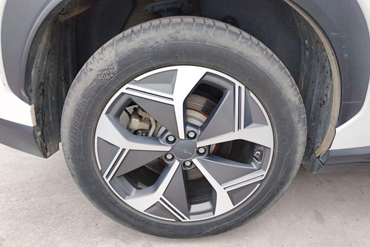 Used AION V 2024 Plus 70 Tech Edition Lithium Iron Phosphate
