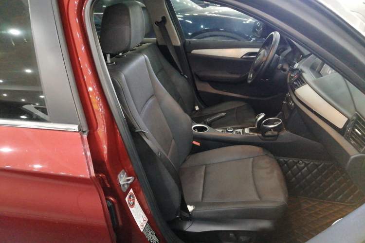 Used BMW X1 2014 sDrive18i Leading Model
