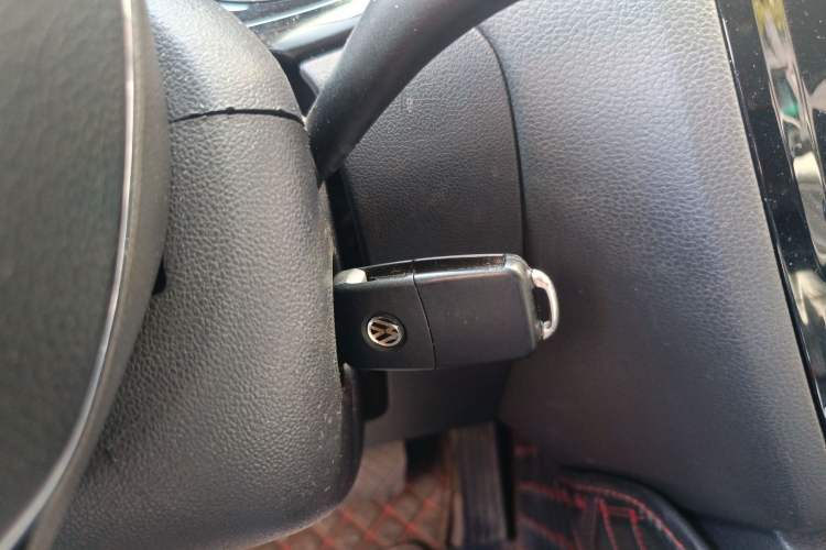 Used Volkswagen Sagitar 2015 1.6L Automatic Comfort Model
