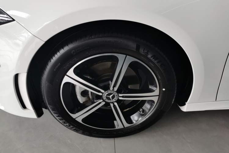 Used Mercedes-Benz A-Class 2022 Revised Version A 200 L Sport Sedan Fashionable Style
