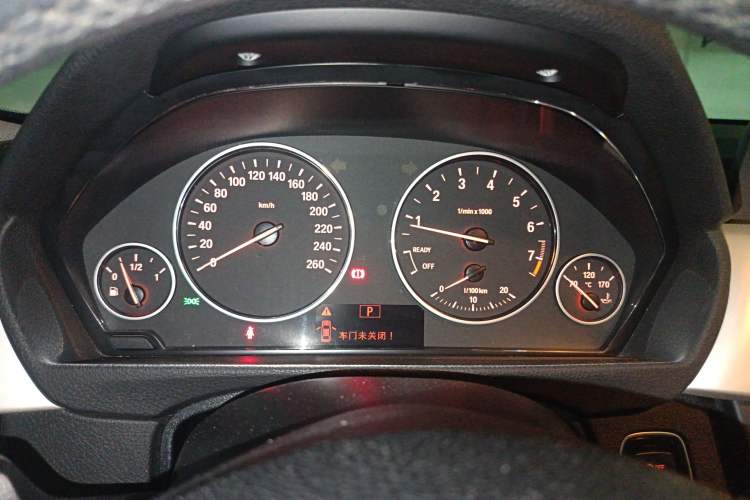 Used BMW 3 Series 2015 320i Fashion Model
