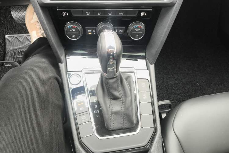 Used Volkswagen Lamando 2019 280TSI DSG Comfort Edition China VI standard
