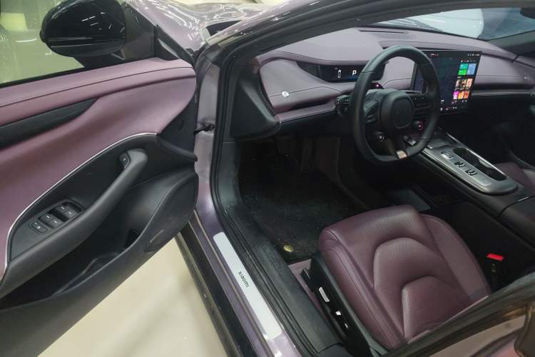 Used  SU7 2024 Rear-Drive Ultra-Long Range Advanced Pro-Level Intelligent Driving Version