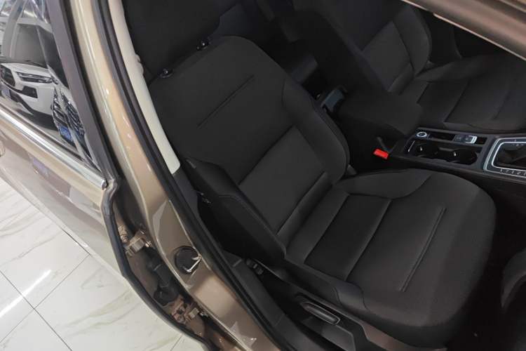 Used Volkswagen Golf 2015 1.4TSI Automatic Comfort Model
