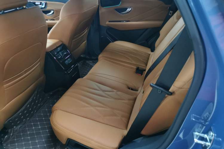 Used JETOUR Shanhai Shanhai L7 2024 1.5T 120km MAX+ 7-Seater
