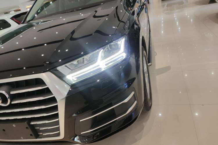 Used Audi Q7 2018 40 TFSI Comfort Model