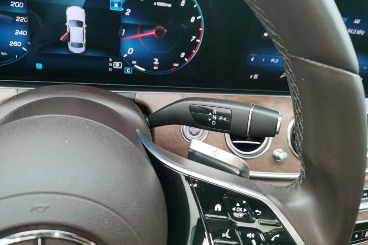 Used Mercedes-Benz E-Class 2023 Facelift E 260 L
