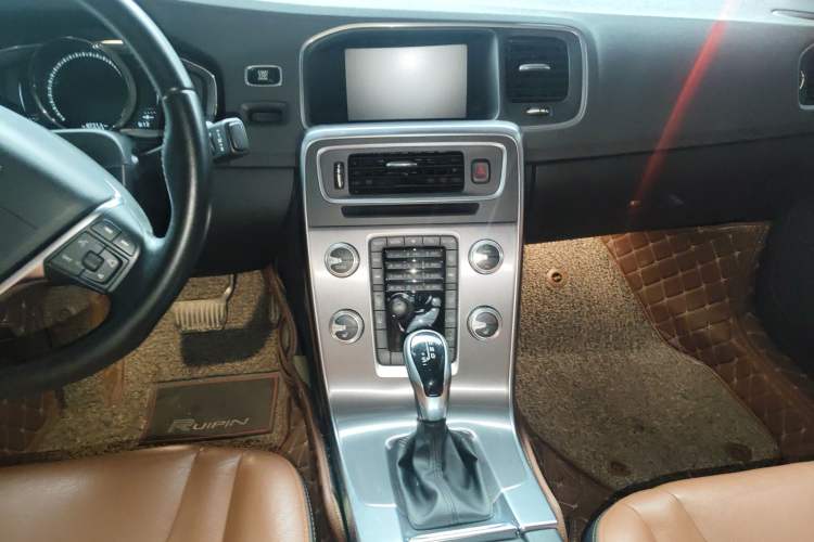 Used Volvo S60 2018 S60L T4 Zhiyuan Edition
