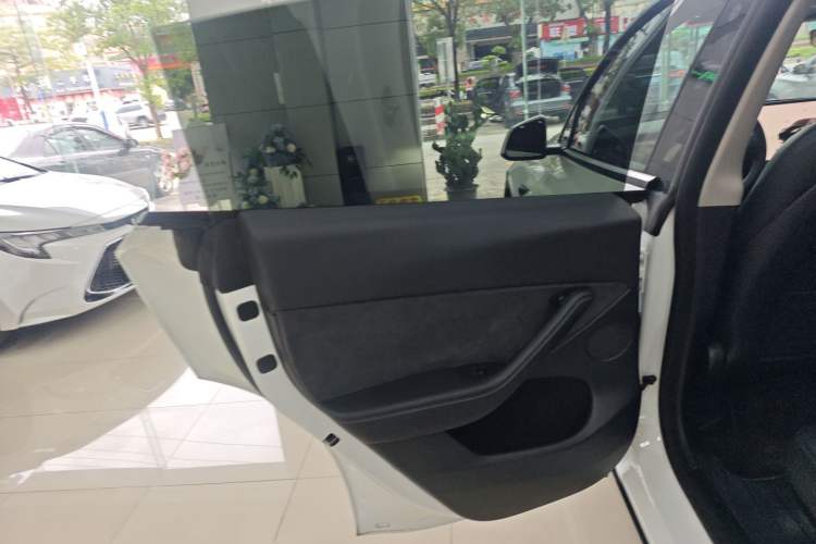 Used Tesla Model Y 2022 Rear-Wheel-Drive Version
