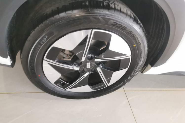 Used  E5 2024 530 km Exploration+ Version
