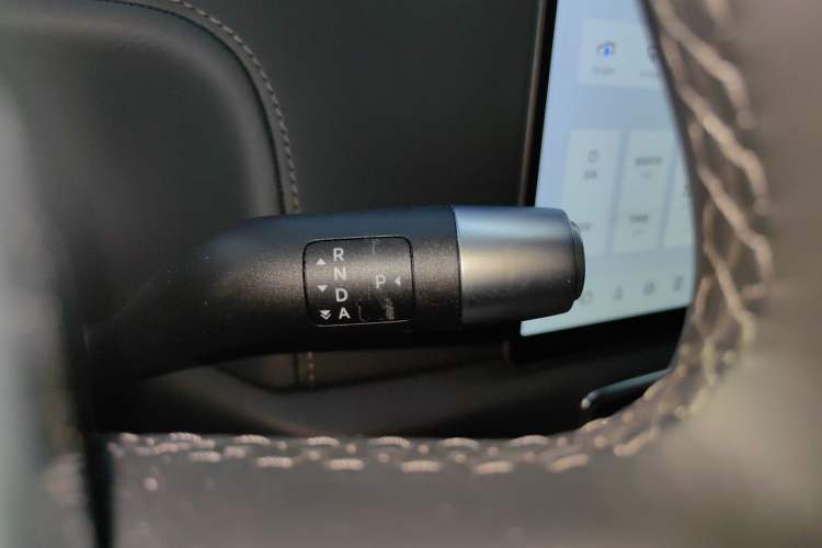 TDK.VehicleDetails.img