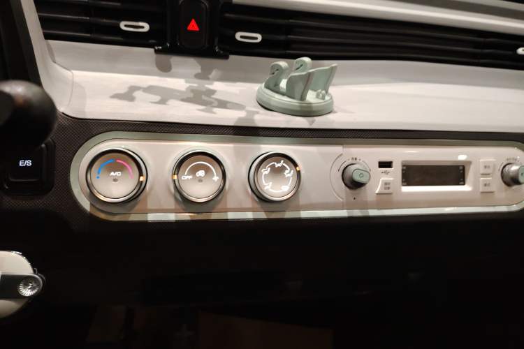 Used Wuling Hongguang MINIEV 2022 Macaron Premium Model – Lithium Iron Phosphate
