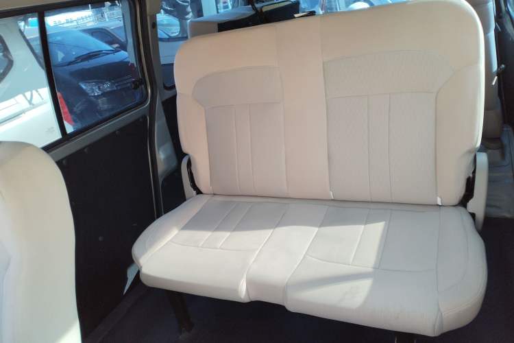 Used FORTHING Lingzhi 2023 M5L 1.6L Base Model 7 Seats