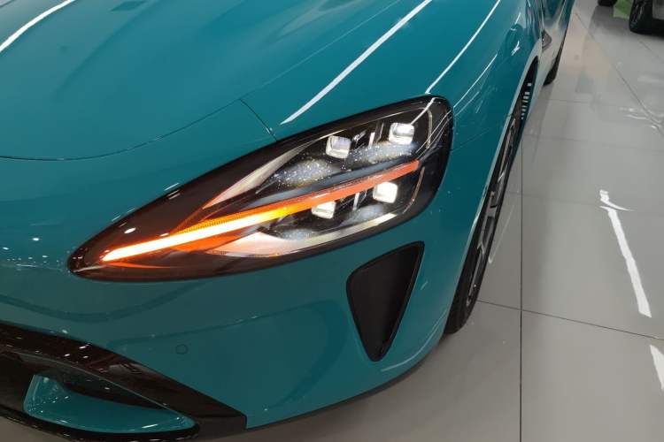 Used  SU7 2024 Rear-Drive Ultra-Long Range Advanced Pro-Level Intelligent Driving Version
