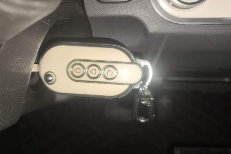 Used Wuling Hongguang MINIEV 2022 Macaron Fashion Model Lithium Iron Phosphate
