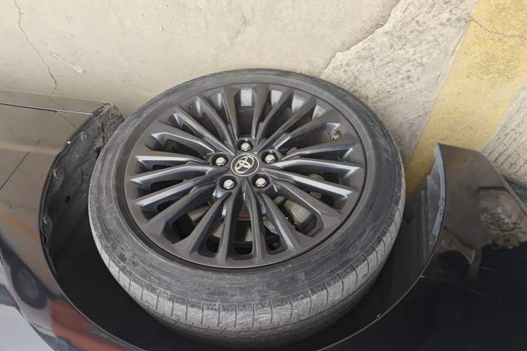 Used Toyota Avalon 2019 2.0L XLE Premium Edition China VI
