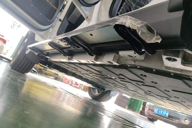 Used  V23 2025 401 Two-Wheel Drive Advanced Edition
