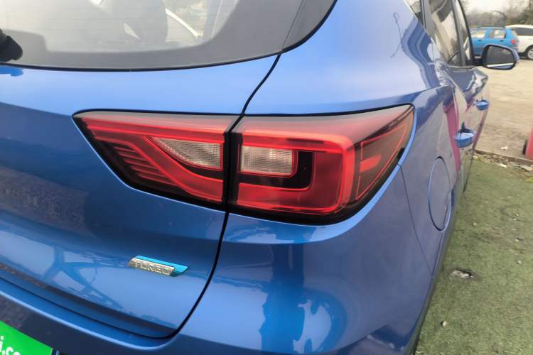 Used MG ZS 2017 1.5L Manual Luxury Edition
