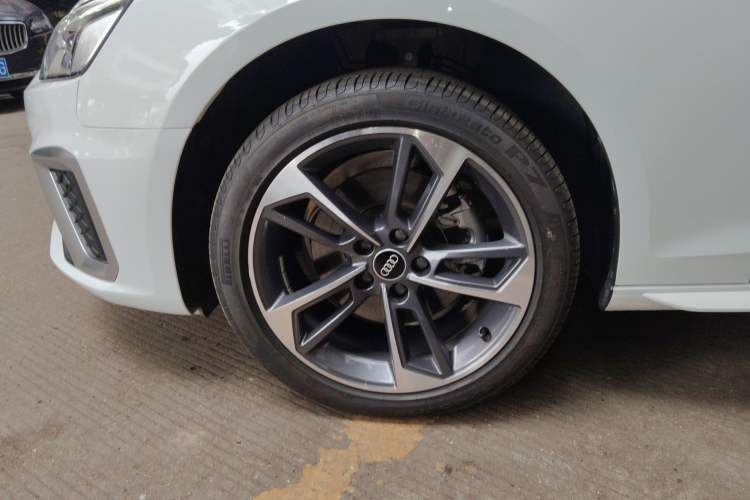 Used Audi A4L 2024 40 TFSI Fashion Dynamic Model