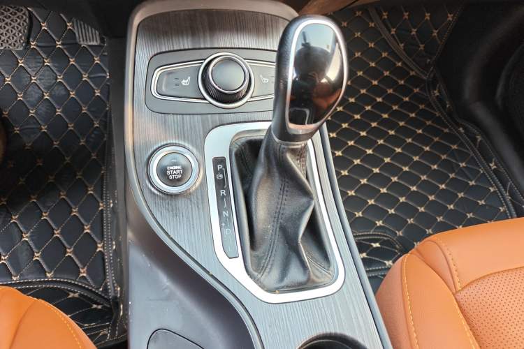 Used Chery Tiggo 7 2016 2.0L CVT YAOZHEN Edition
