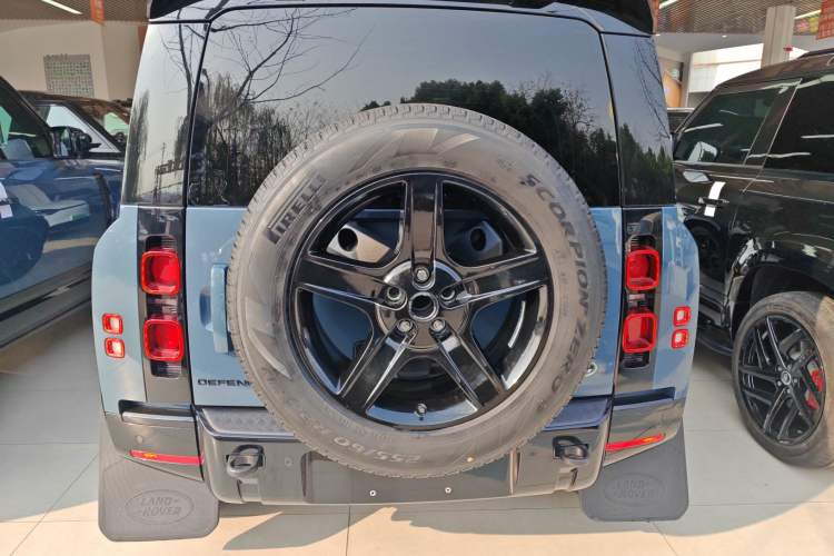 Used Land Rover Defender 2022 90 2.0T P300 X-DYNAMIC HSE
