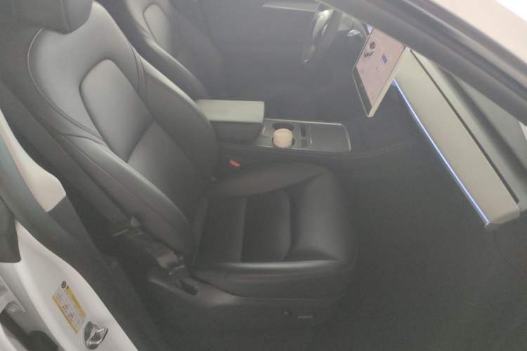 Used Tesla Model Y 2023 Rear-Wheel-Drive Version
