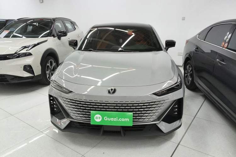Used Changan UNI-V 2022 1.5T Prestige Version
