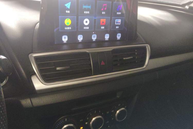 Used Mazda Mazda 3 Axela 2016 Sedan 1.5L Manual Comfort Model
