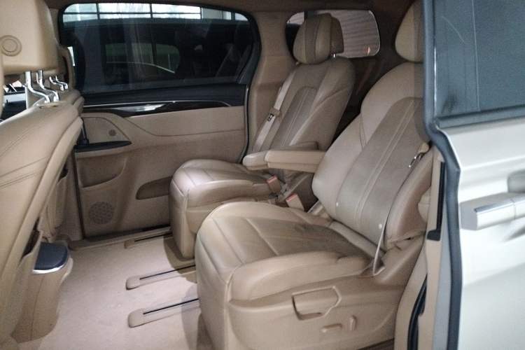 Used Buick GL8 2018 ES 28T Luxury Model China VI Standard
