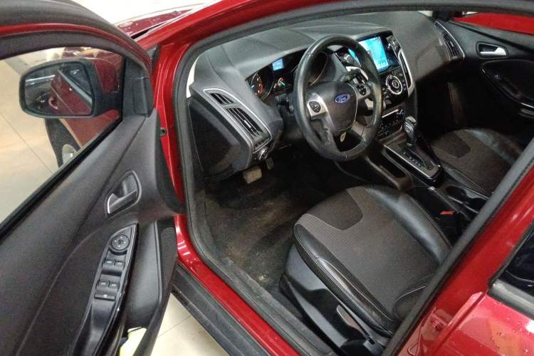 Used Ford Focus 2012 Hatchback 1.6L Automatic Fashion Edition
