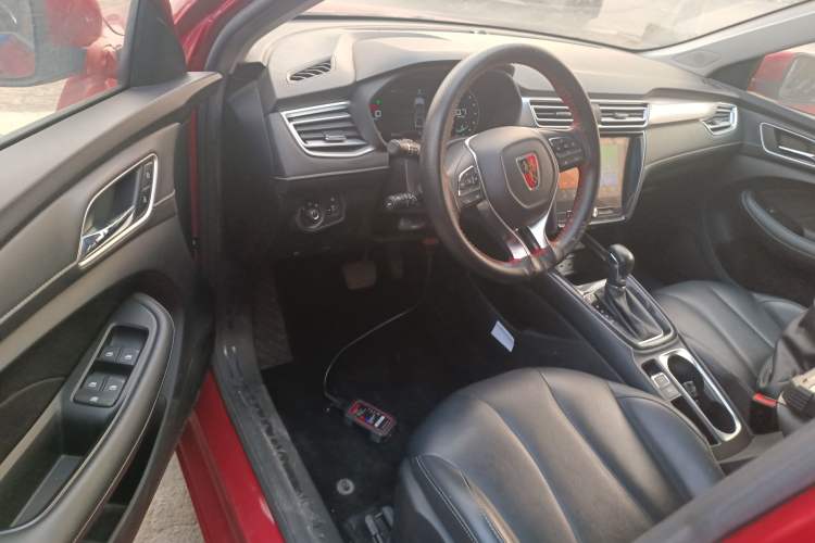 Used Roewe i5 2020 1.5L Automatic 4G Connect Luxury Flagship Edition
