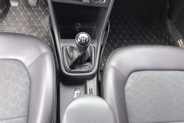 Used Volkswagen Santana 2015 1.6L Manual Comfort Edition