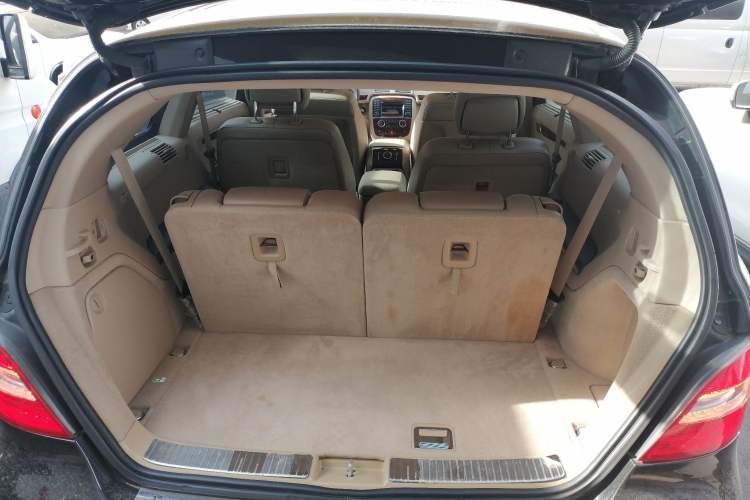 Used Mercedes-Benz R-Class 2011 R 300 L Luxury Model