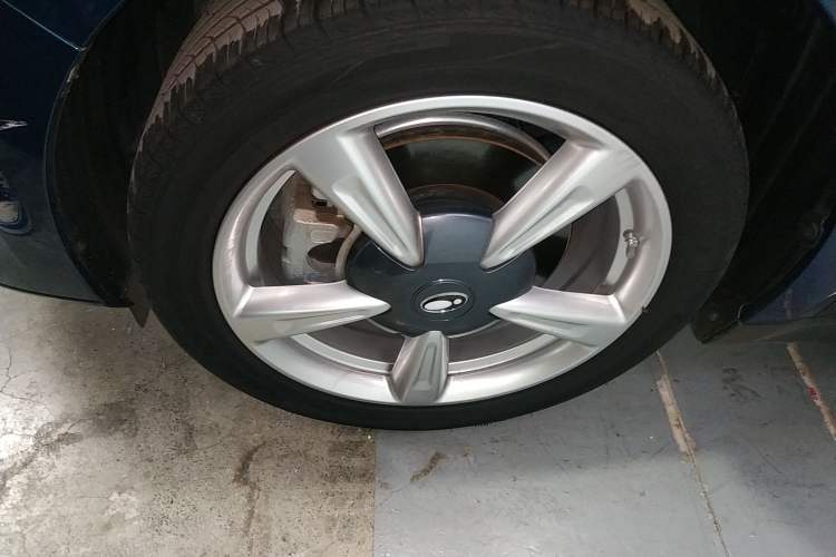 Used ORA Good Cat 2023 401 km Standard Range Luxury Version Lithium Iron Phosphate
