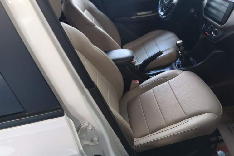 Used Wuling Hongguang 2019 1.5L S Comfort Edition China VI LAR
