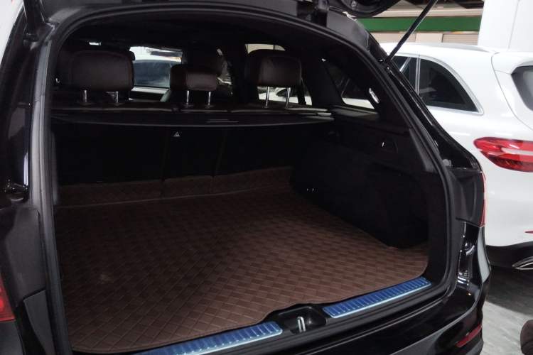 Used Mercedes-Benz GLC 2017 GLC 260 4MATIC Luxury Model
