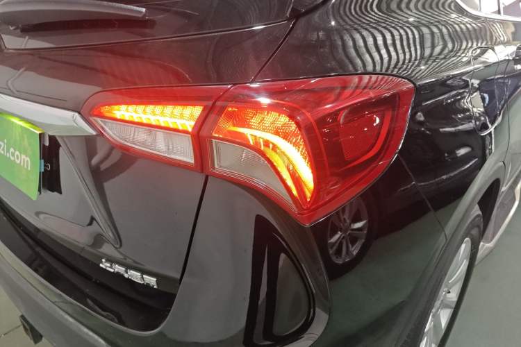 Used Buick Envision 2019 20T Two-Wheel Drive Elite Version China VI Standard
