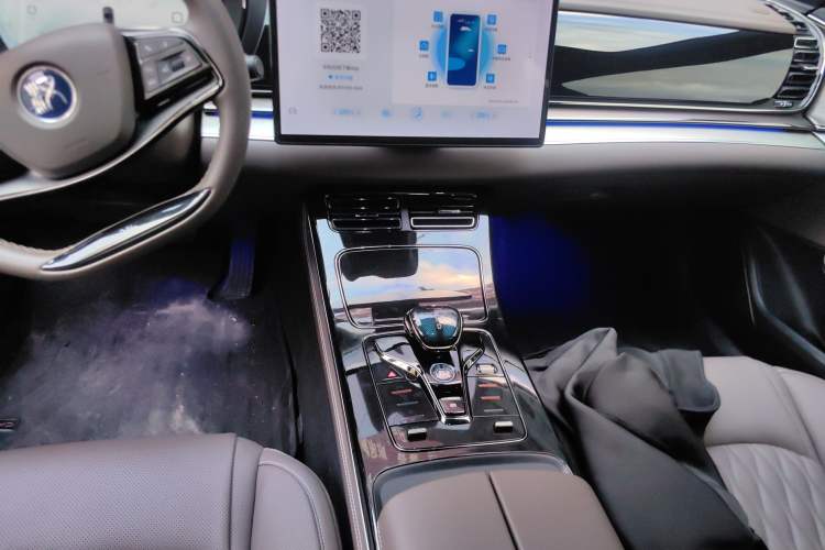 Used BYD Han 2023 EV Champion Edition 605KM Front-Drive Premium Model
