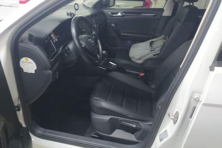 Used Volkswagen T-ROC 2018 280TSI DSG Two-Wheel Drive Comfort Version China VI Standard
