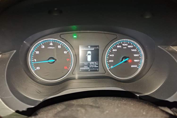 Used JAC Refine M3 2023 PLUS 1.8L 9-Seater Smart Connectivity Version