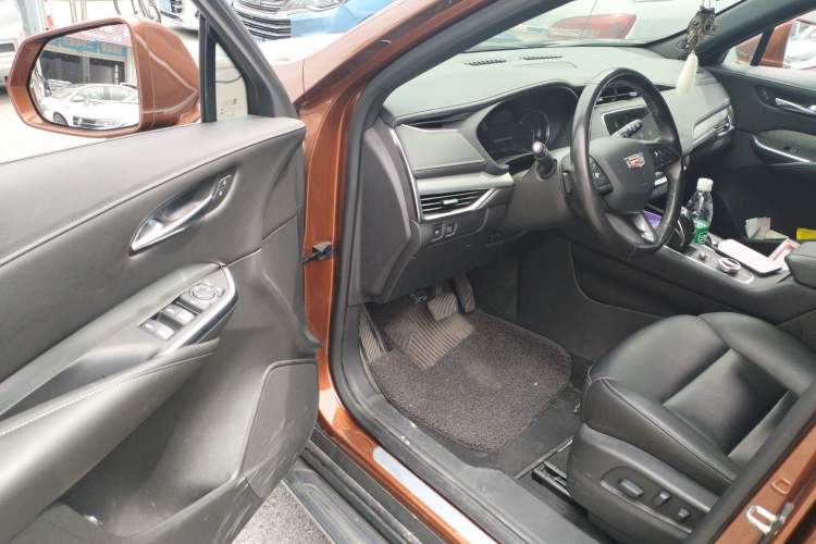 Used Cadillac XT4 2018 28T Two-Wheel Drive Leading Version
