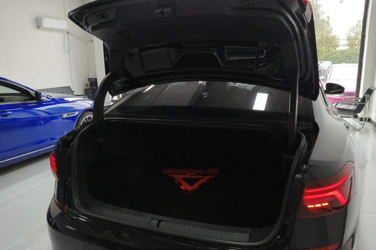 Used Volkswagen Passat 2020 330TSI Luxury Edition China VI
