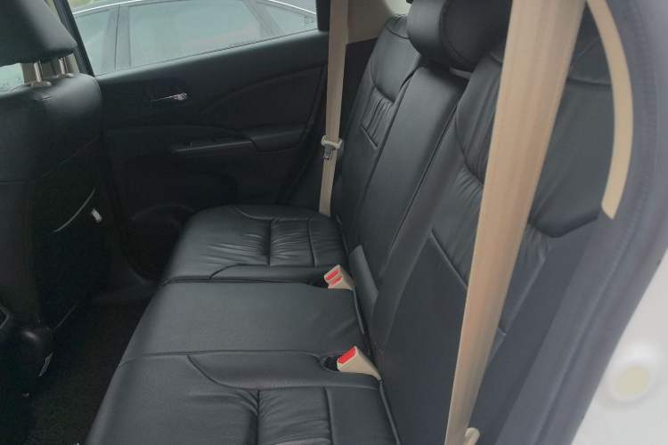 Used Honda CR-V 2015 2.0L two-wheel drive urban version
