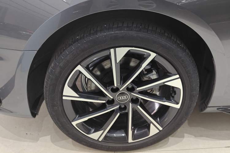 Used Audi A4L 2023 40 TFSI Luxury Dynamic Model
