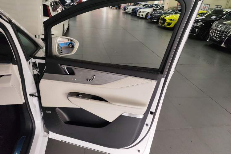 Used Buick GL8 New Energy 2024 Lu Zun Deluxe Edition 7-Seater
