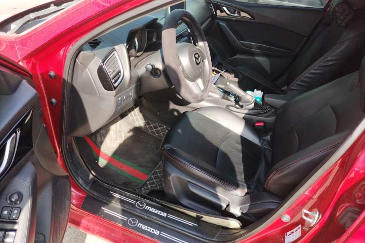 Used Mazda Mazda 3 Axela 2016 Sedan 1.5L Automatic Comfort Model
